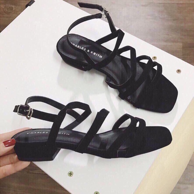 Sandal 4 quai mãnh -gót 2p