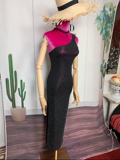 Đầm body ánh nhũ, co giãn siêu thoải mái,phom chuẩn hình xinh lắm luôn 🤠 D203