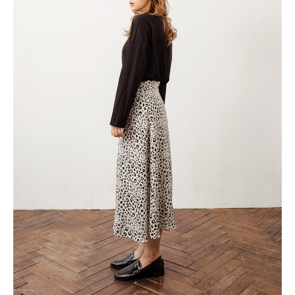 [FOUR6] Chân váy dài nữ họa tiết da báo | BigBuy360 - bigbuy360.vn