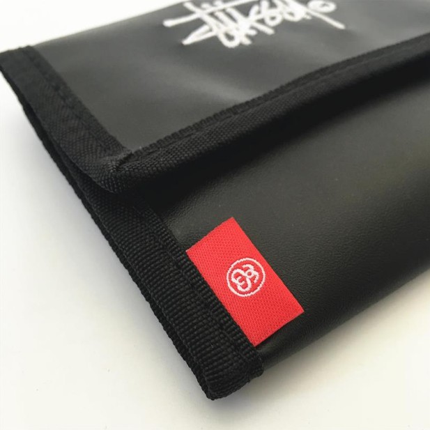 Ví ngắn thêu chữ Stussy dạng gấp dành cho cả nam và nữ