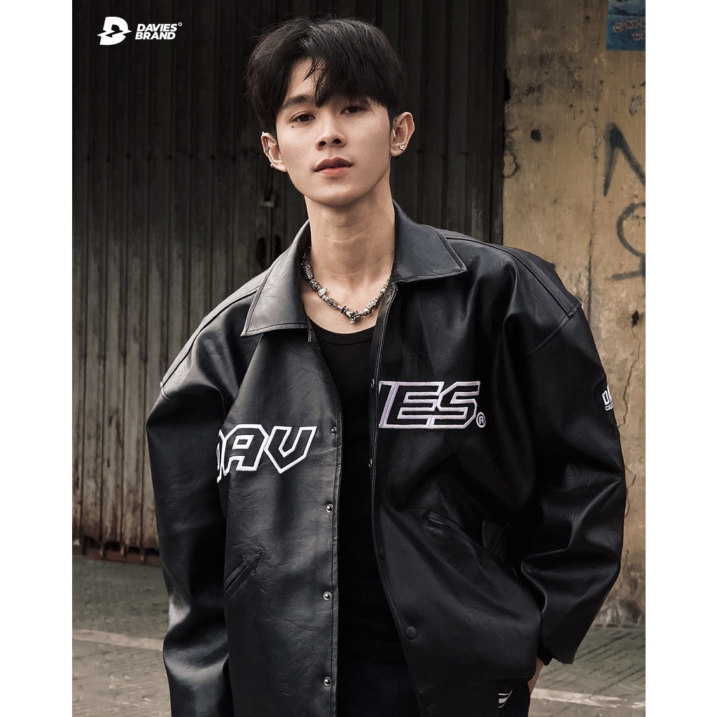 Áo khoác varsity jacket da nam nữ thêu chữ Davies Leather màu đen| D20-AK6