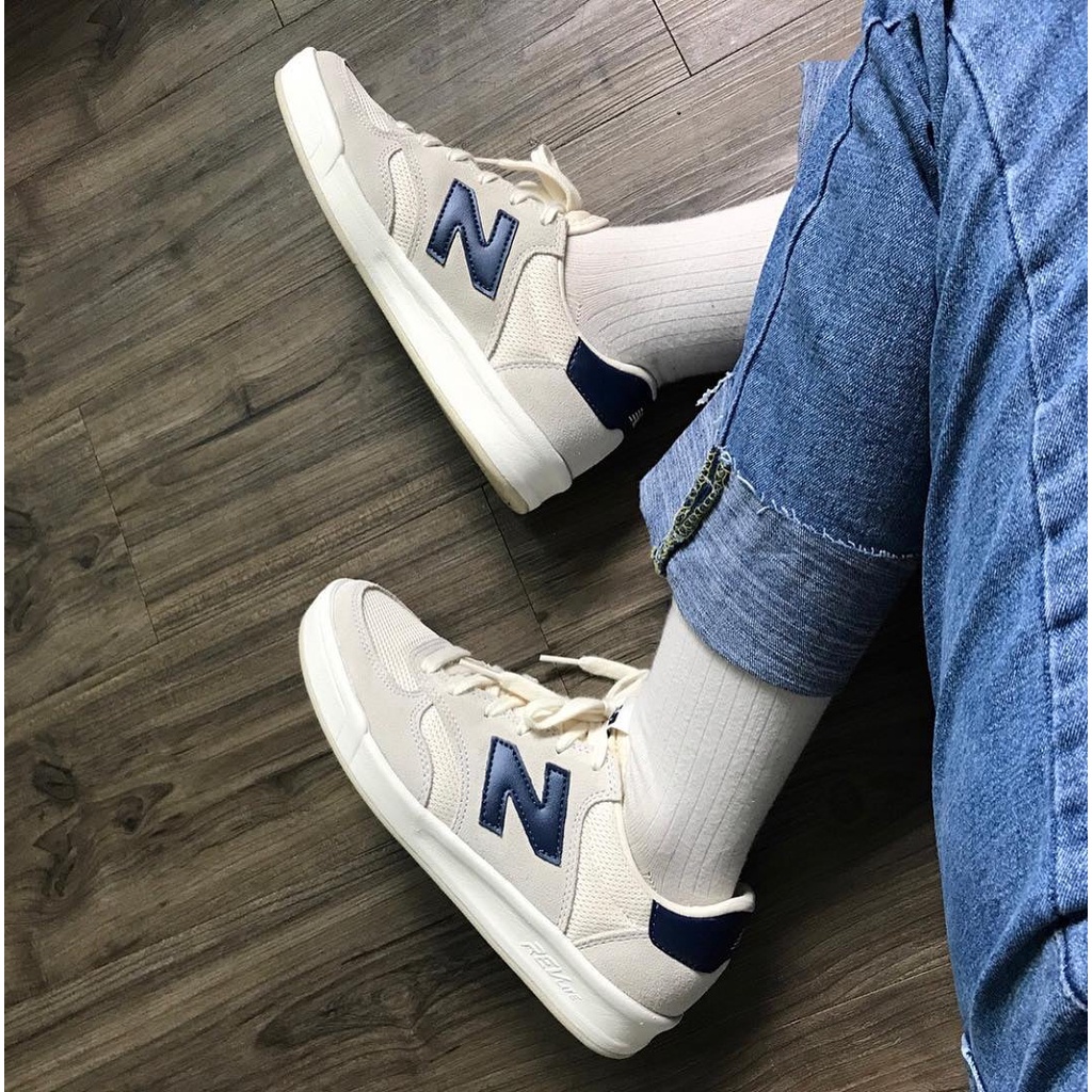 Giày New Balance CRT300