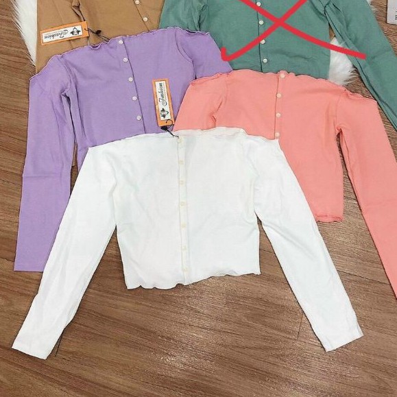 Áo Croptop Kiểu Nữ Trễ Vai Tay Dài Phối Nút Chất Thun Lụa Mịn Đẹp - AK0029 | bear.story