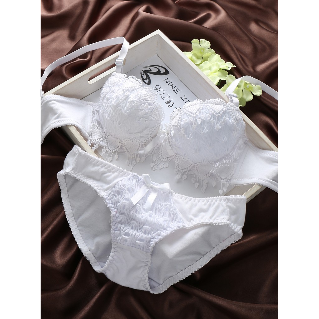 Bộ đồ lót có thêm miếng độn ngoài, set đồ lót dành cho người ngực lép | BigBuy360 - bigbuy360.vn
