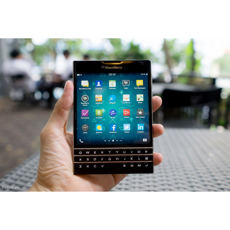 Điện thoại Blackberry Passport màu đen 32GB