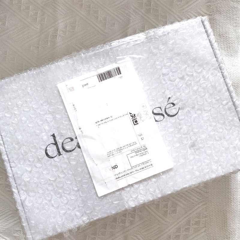 Nguyên Box - Đầm 2 dây - A True Love Kiss - New