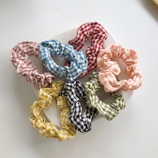 Scrunchies buộc tóc kẻ nhỏ