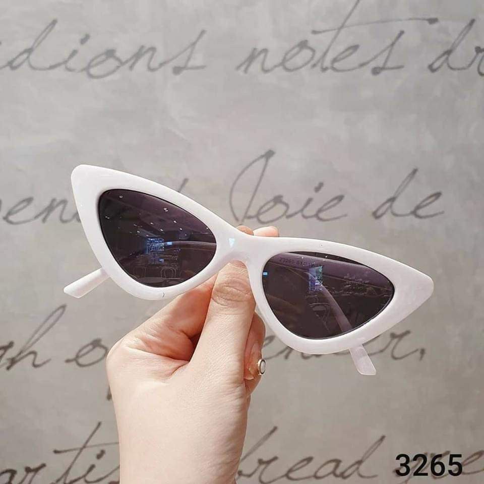 Kính Form xếch Nam Nữ Chất liệu nhựa hàn quốc kiểu dáng hot trend