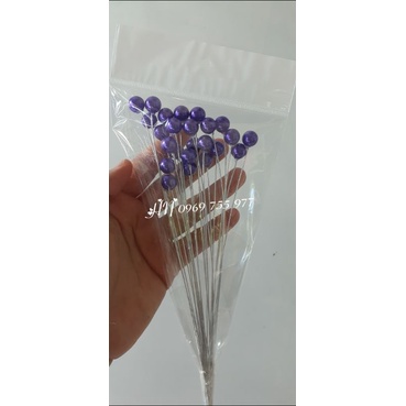1 bộ hạt nhựa gắn kẽm