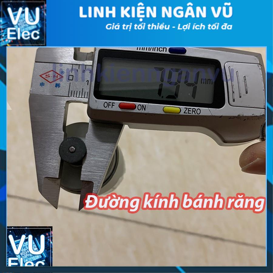 Bộ kích ô tô GB40 12V 1000A tích hợp sạc dự phòng 5V2.1A