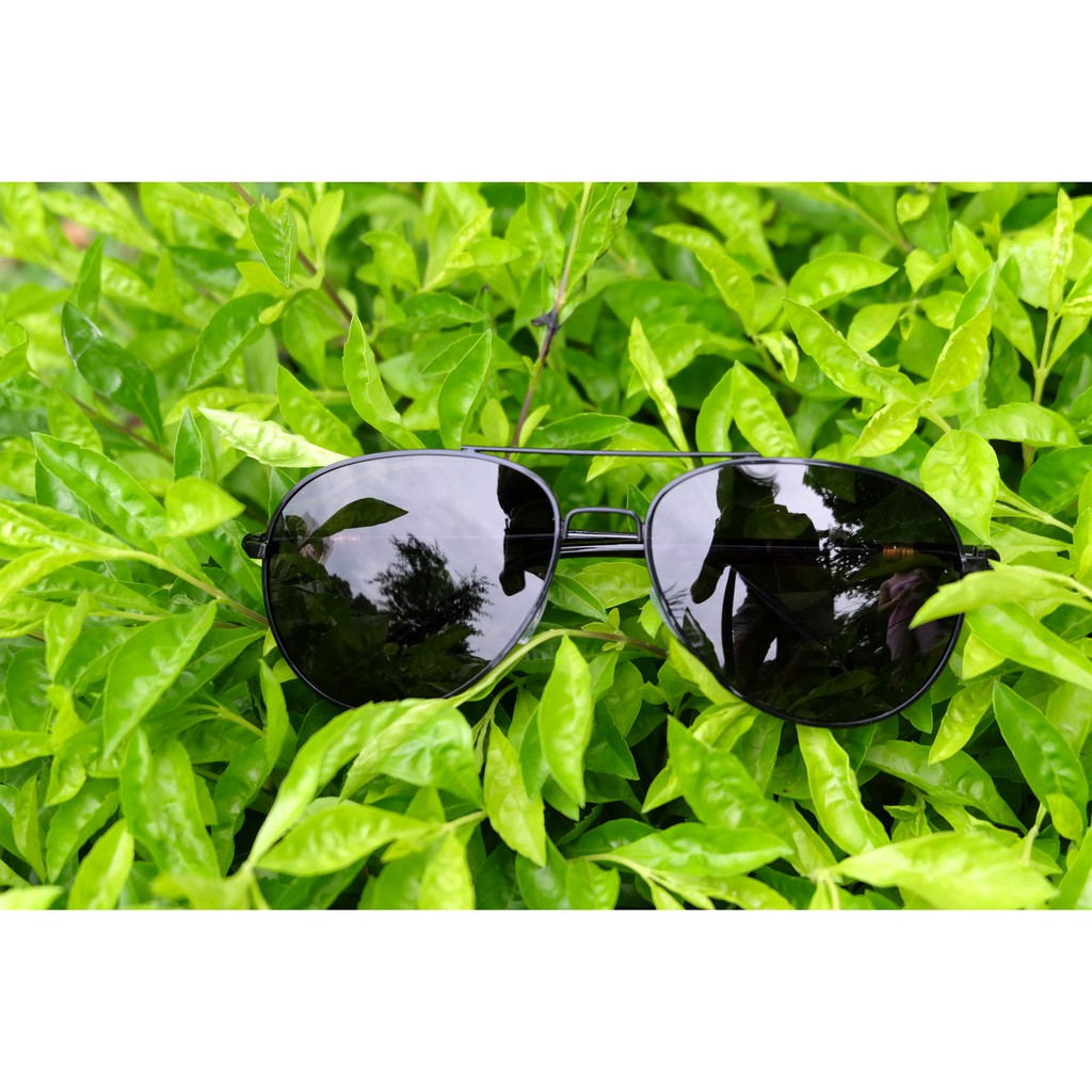 Kính nam thời trang gọng đen | BigBuy360 - bigbuy360.vn