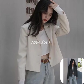 Áo khoác tay dài dáng ngắn phong cách thời trang cho nữ