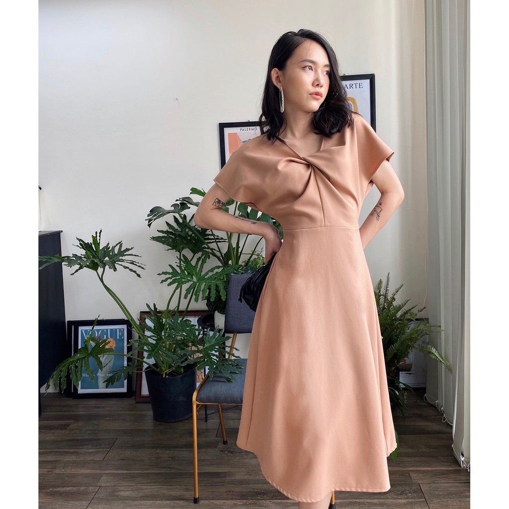 Đầm Xoắn Ngực Cách Điệu EDINI  - D1145 | BigBuy360 - bigbuy360.vn