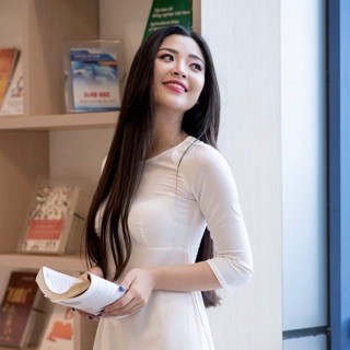 Áo dài lụa trắng tinh khôi