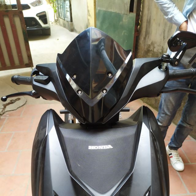 Mão chắn gió xe winner X mũi nhọn