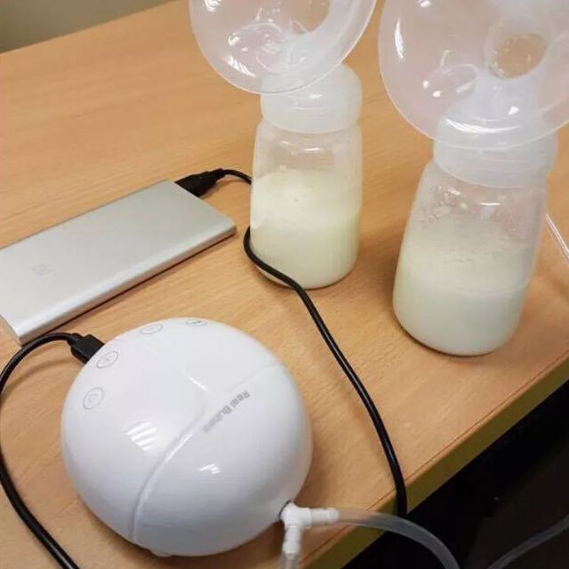 Máy hút sữa điện đôi Reabubee xuất Anh tặng kèm quà cho bé