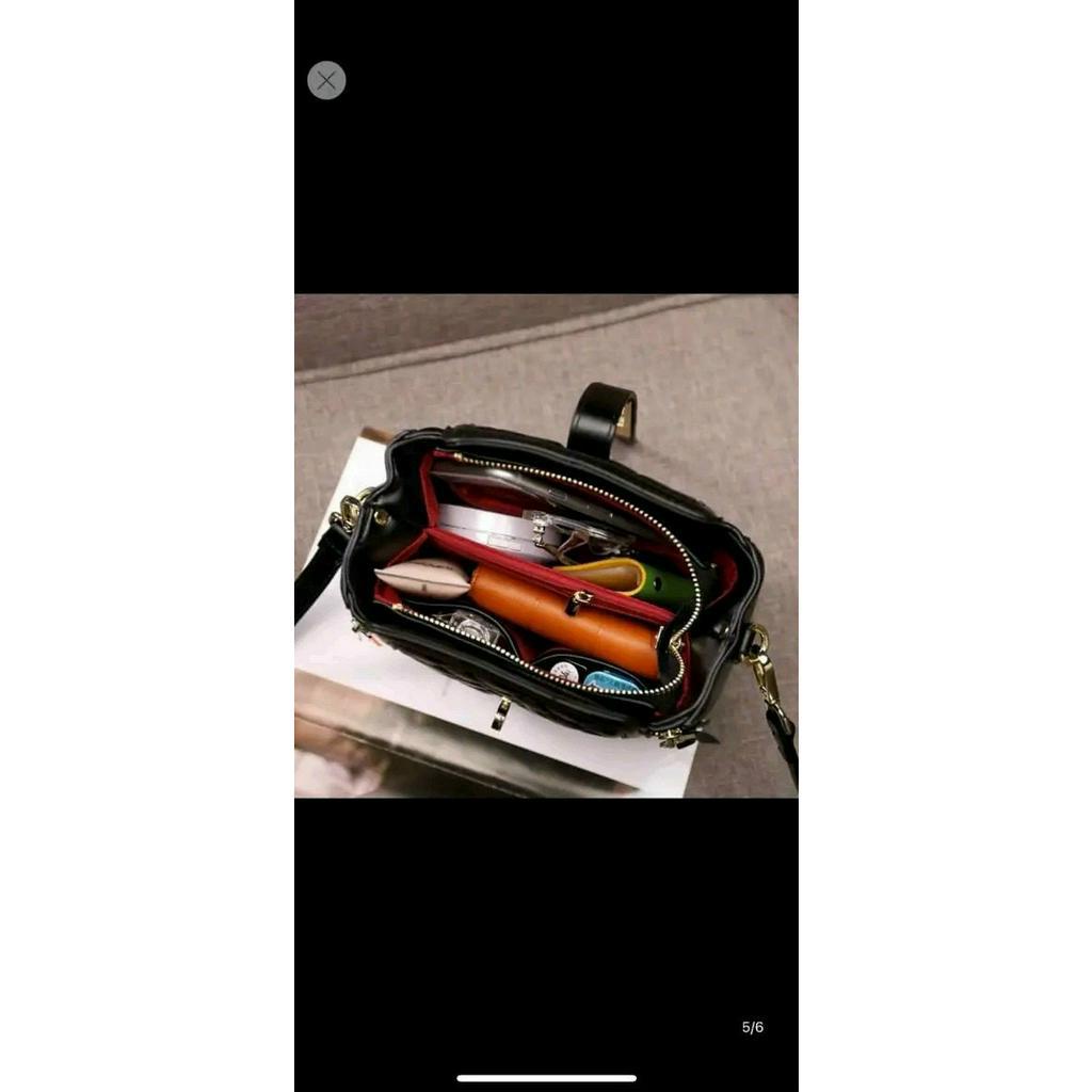 Túi Xách Nữ Da Mềm 2 khóa Bên Đeo Chéo Đeo Vai Trần Trám Nhiều Ngăn Hottrend Thời Thượng