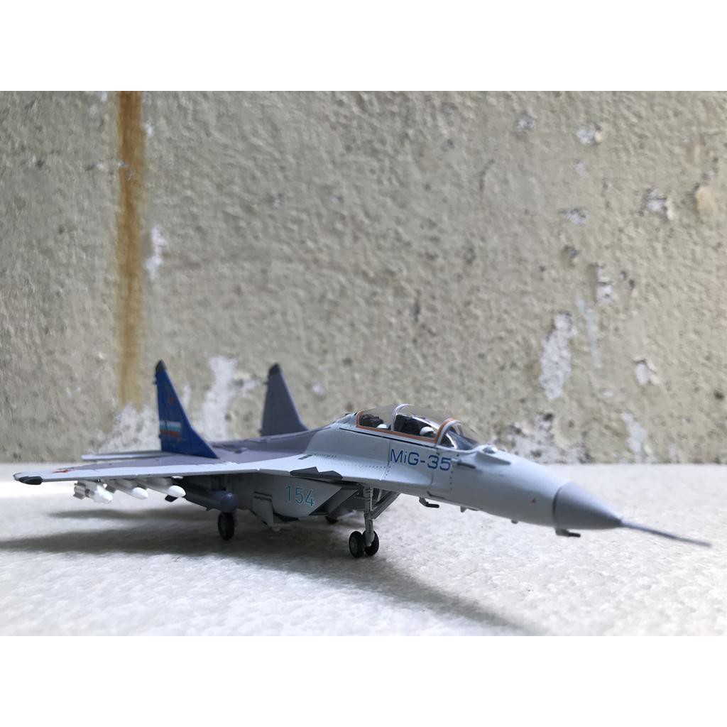 Mô hình Máy bay MIG 35 - 1:100