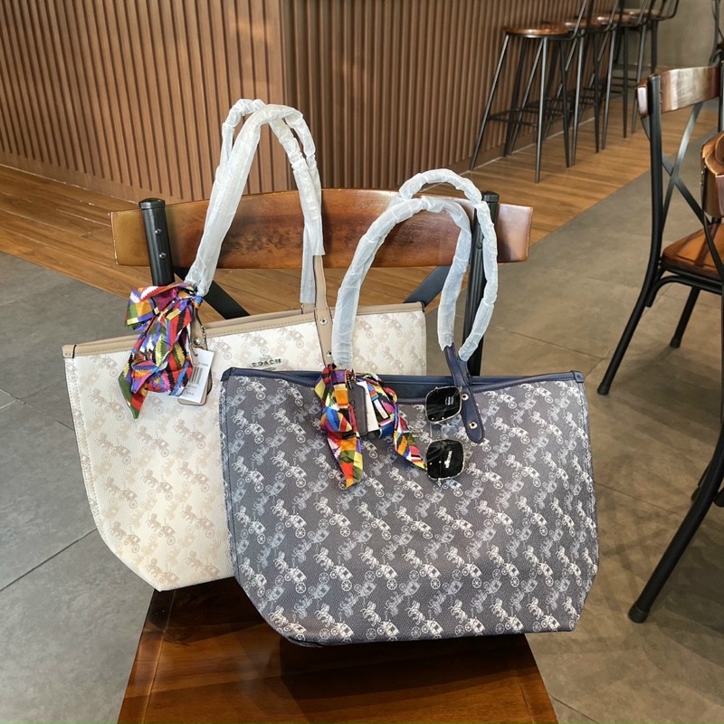 TÚI COẠCH TOTE 2 MẶT KÈM KHĂN MÀU 1