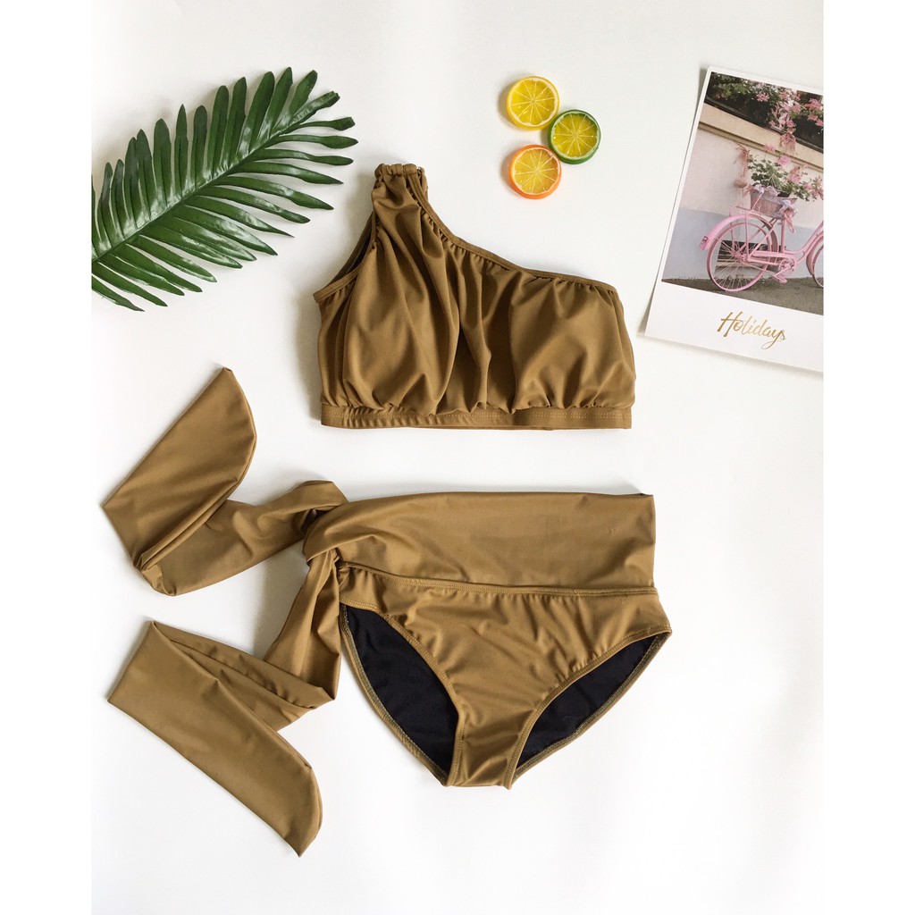 Bikini lệch vai phối khoen nữ hoàng (kèm hình thật)