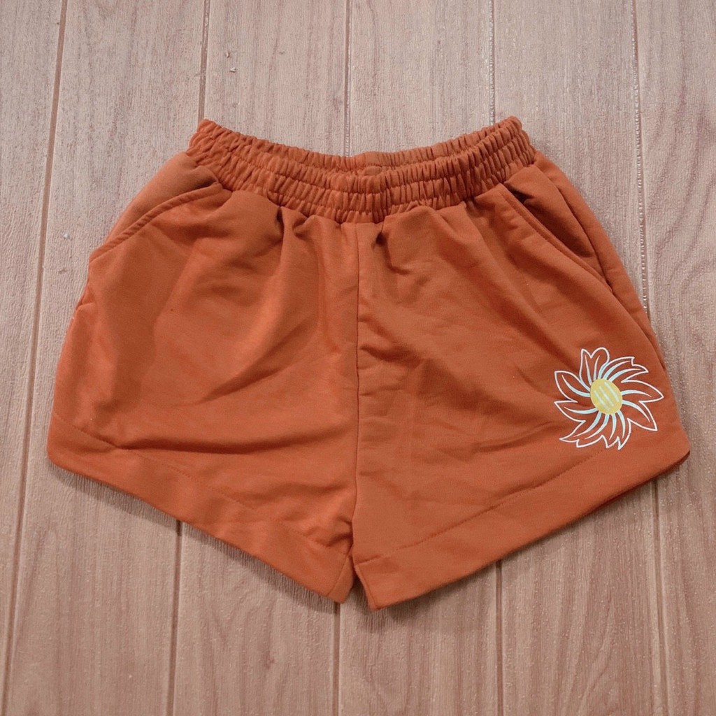 Quần cụt nữ | Quần cụt nữ in hình hoa cúc - Nhận may áo lớp, áo nhóm