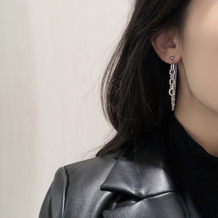 Khuyên tai dáng dài tạo hình độc đáo cho nữ