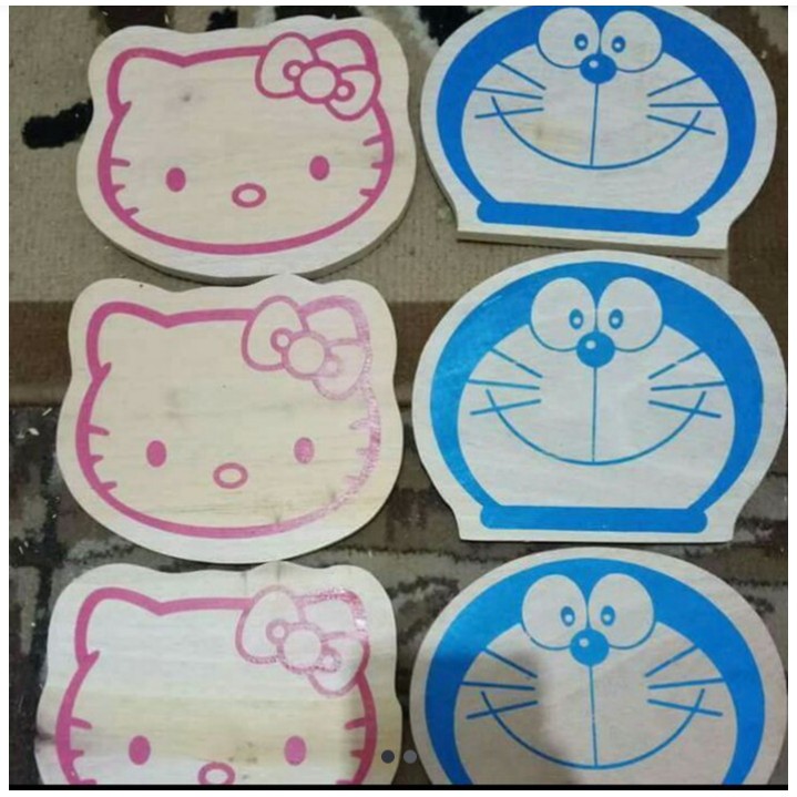 Thớt Gỗ Hình Hello kitty Doraemon Xinh Xắn