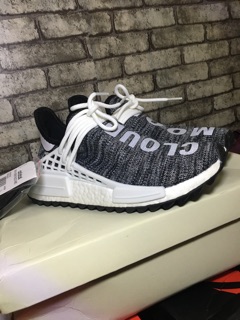 Giày human race