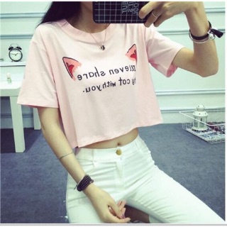 Áo thun croptop in hình tai mèo nhiều chữ