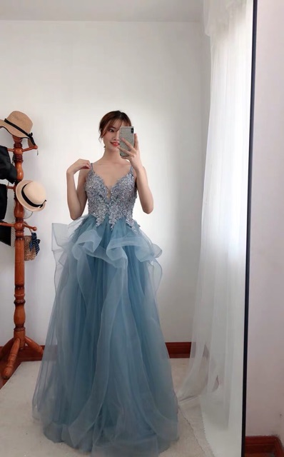 Đầm dạ hội hai dây màu xanh dài thướt tha Mã 109 năm 2019