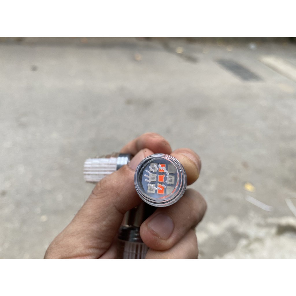 Đèn Led Hậu Nháy 7 Màu Gắn Xe Máy
