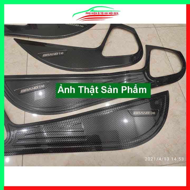 Bộ ốp tapli Hyundai I10 2021-2022 vân Cacbon chống xước va đập khi mở cửa và làm đẹp xe