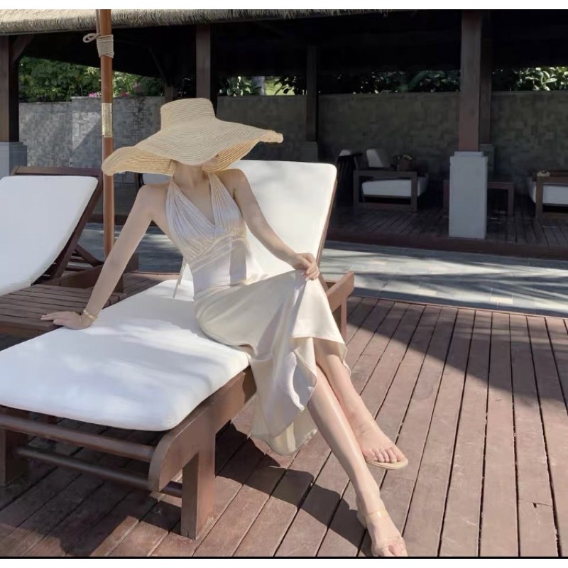 Đầm yếm phi lụa maxi dạo biển hè nóng bỏng