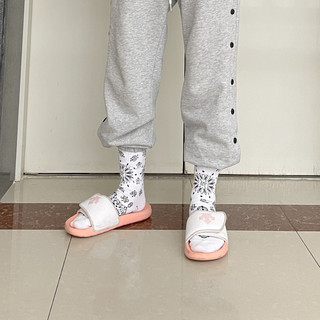 Tất Vớ Nam Nữ Họa Tiết Trắng Đen Hip HopHàng Taobao Chất Liệu Cotton Mềm Mịn Hàng Taobao Có Sẵn