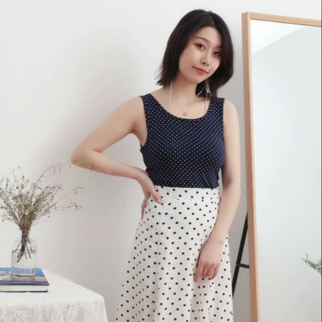 Áo ba lỗ chấm bi kèm mút đệm (có sẵn)