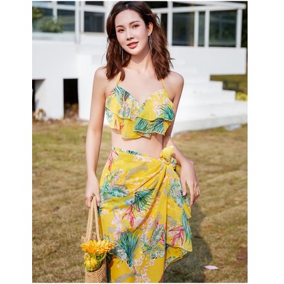 Bộ đồ bơi nữ 3 chi tiết kèm khăn quấn họa tiết lá màu vàng