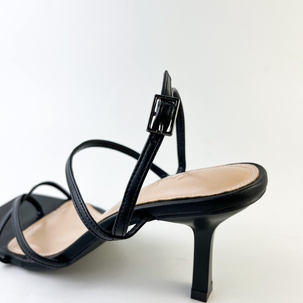 Giày Sandal Nữ Cao gót 7cm Thời Trang Hishoo Xỏ Ngón Dây hậu Mảnh Cao Cấp S024