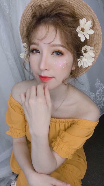 Nhũ dính mặt chụp beauty