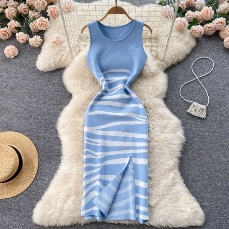 ( sẵn xanh) đầm len body họa tiết xẻ đùi