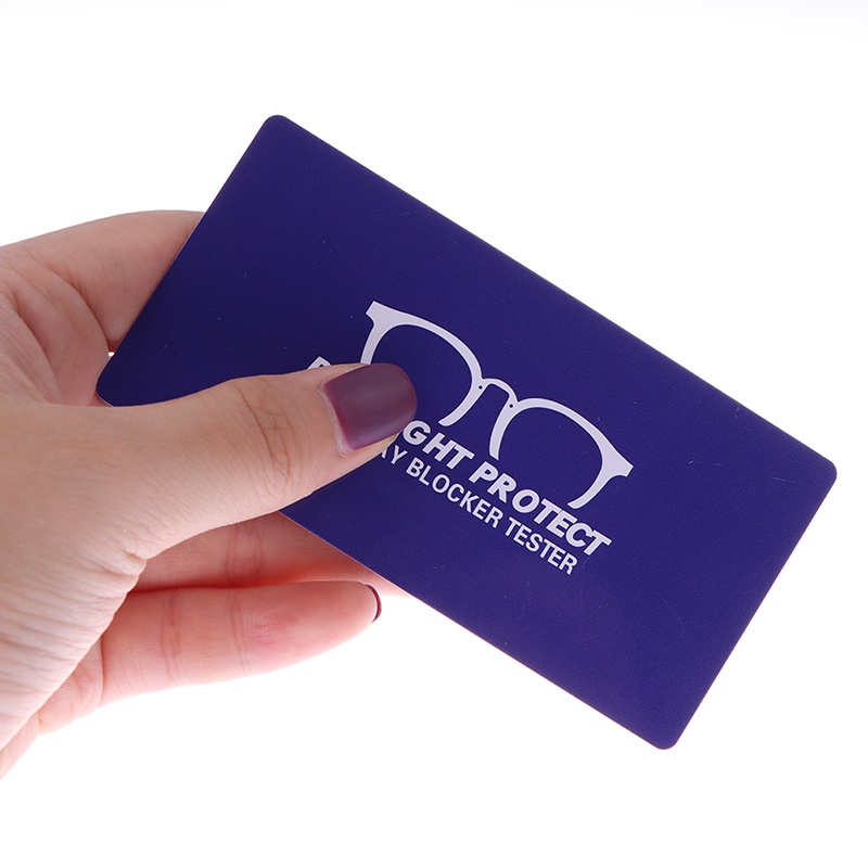 1 Thẻ Đèn Pin Chống Ánh Sáng Xanh Và 1 Thẻ Nhựa