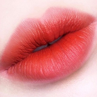 Son mac powder kiss.