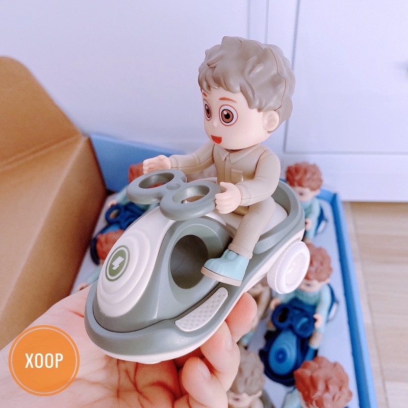 SALE !!! ĐỒ CHƠI XOOP! CẬU BÉ TÓC XOĂN LÁI XE (SP001941 ) SHOP PHÚC YẾN