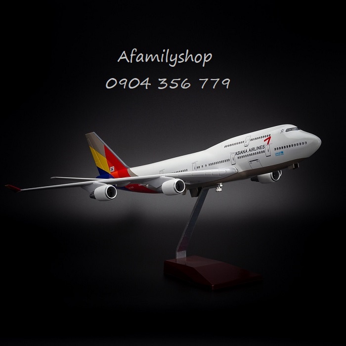 Mô hình máy bay Asiana  Boeing B747 có bánh xe và led