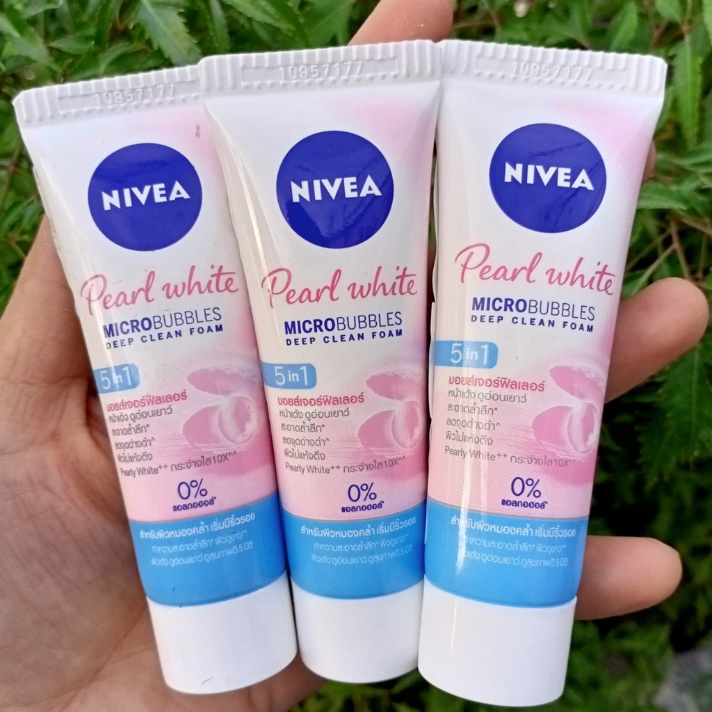 Tuýp Sữa rửa mặt NIVEA tinh chất ngọc trai trắng da Pearly White 20g