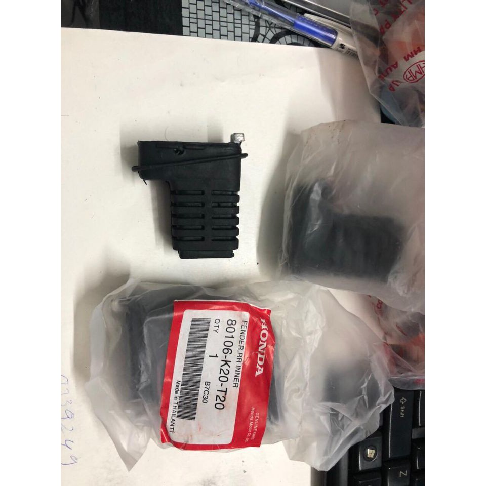 1 cặp chân xinhan sau cho cub đèn vuông: DD-DH-82-83-84-92-94- hàng thái