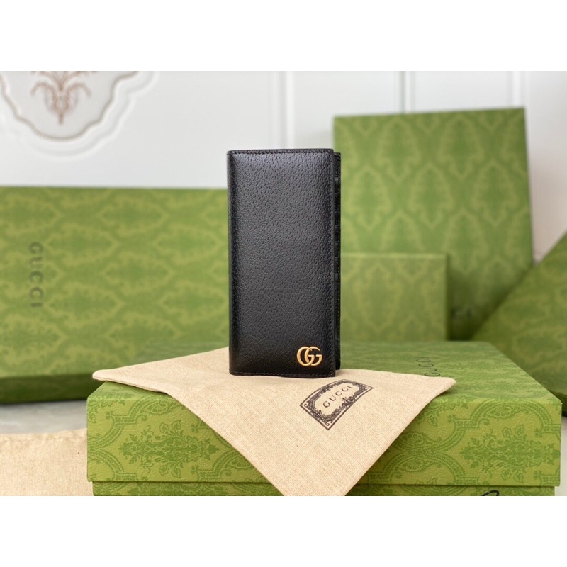 Ví ngang gấp đôi Gucci chất lượng nguyên bản thiết kế gắn logo tạo điểm nhấn sang chảnh.