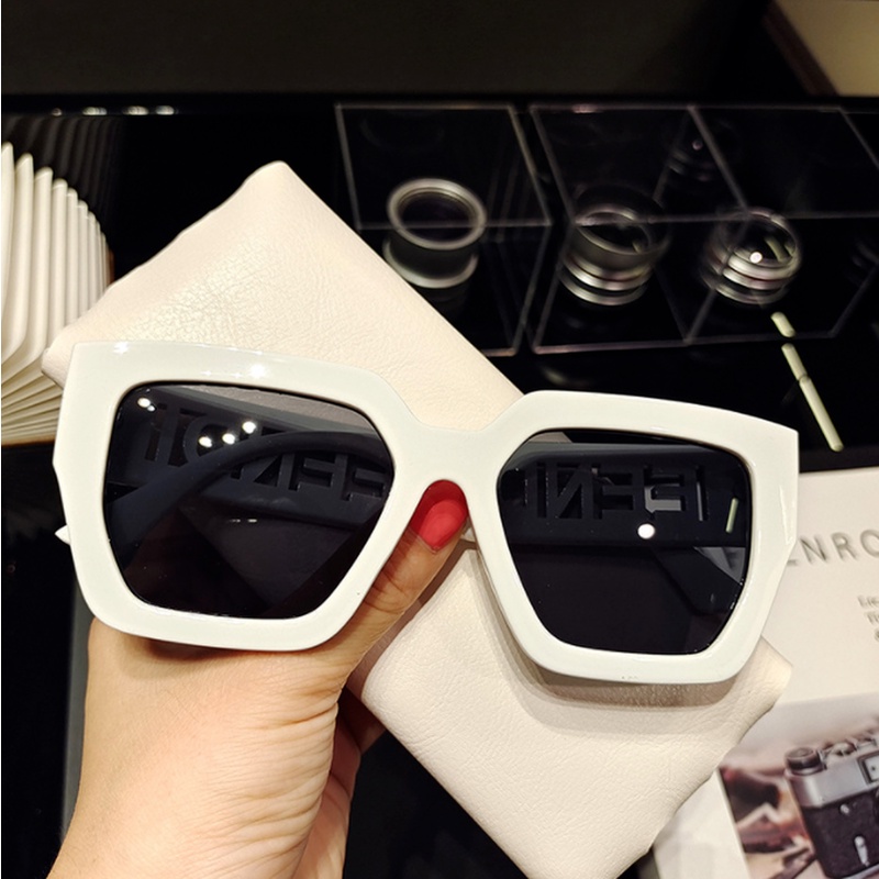 (KIQI-FASHION) COD Kính Mát Gọng Vuông Họa Tiết Chữ Phong Cách Âu Mỹ Thời Trang Chống Tia Uv400 Dành Cho Nam Nữ