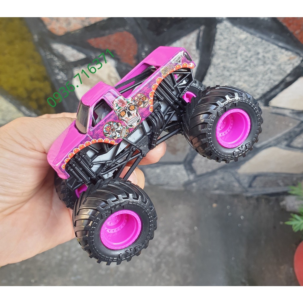 Mô hình xe tải quái vật Monster Jam MJ43 hàng Spin Master Canada