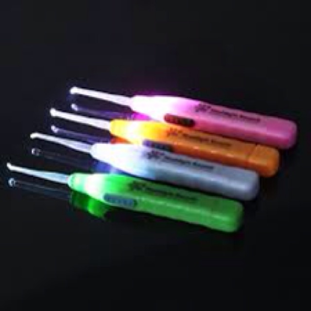 Dụng cụ lấy dáy tai có đèn  Flashlight Earpick