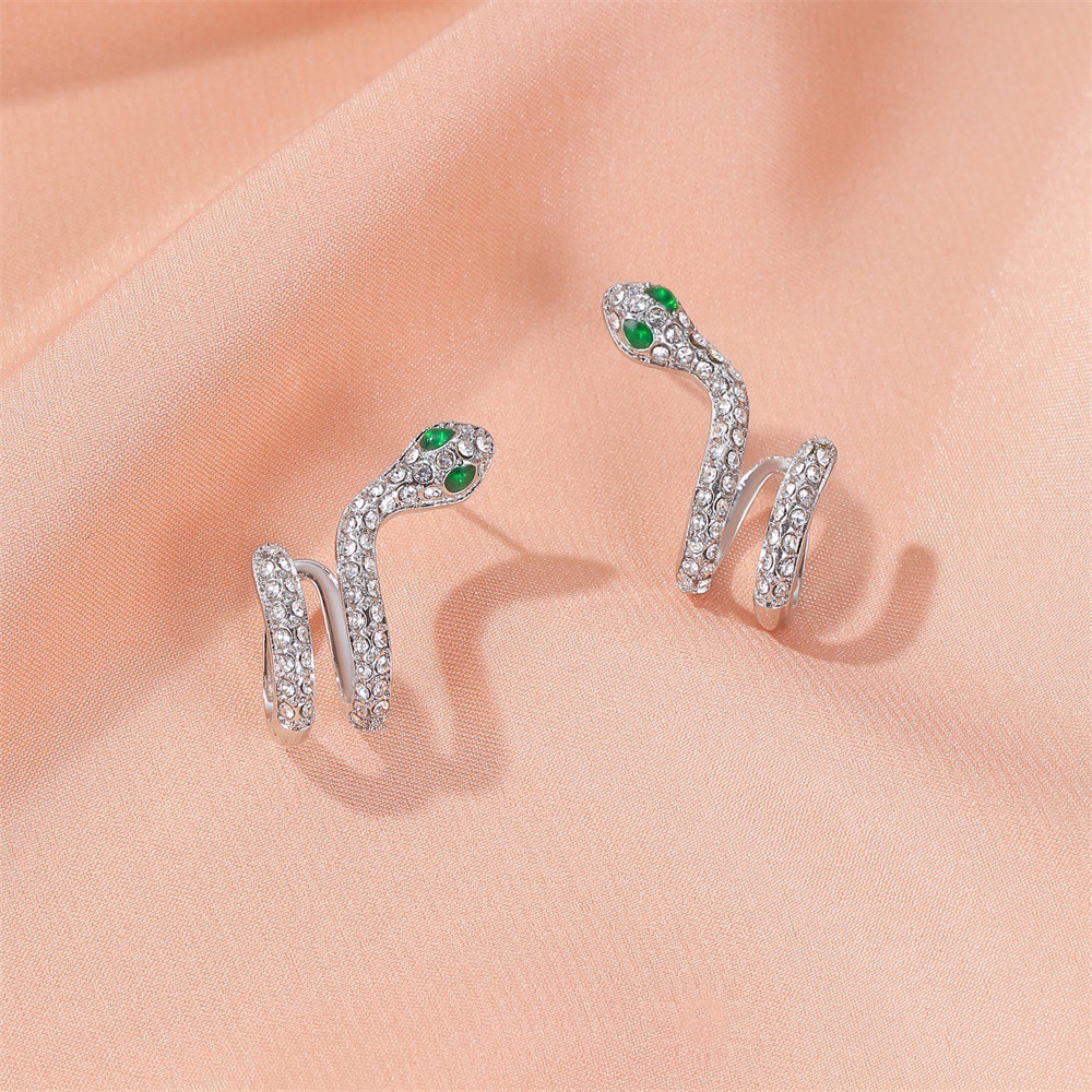 Bông tai dạng quấn đính đá Zircon cá tính